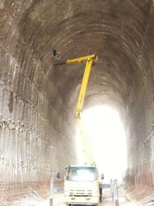 雷达检测特高隧道